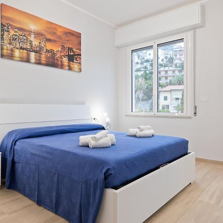 Апартаменты Modern Flat 250 Mt From The Sea - Альбиссола-Марина Экстерьер фото